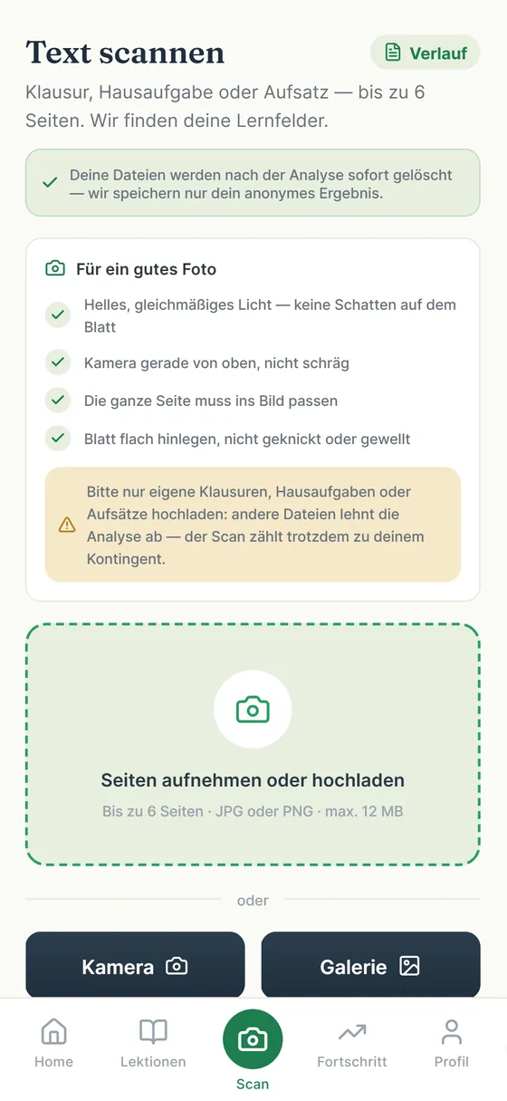 Scan-Screen der App: Klausur fotografieren oder hochladen, bis zu 6 Seiten